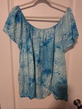 Hilo Hattie Blue and White Off-Shoulder Tunic